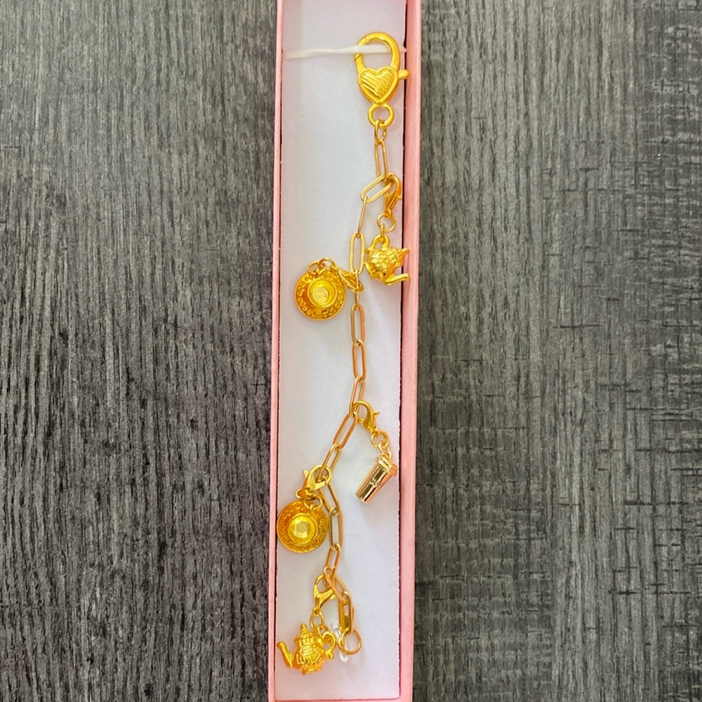NWT HANDMADE PAPERCLIP CHAIN BRACELET WITH CHARMS (COFFEE AND TEA)